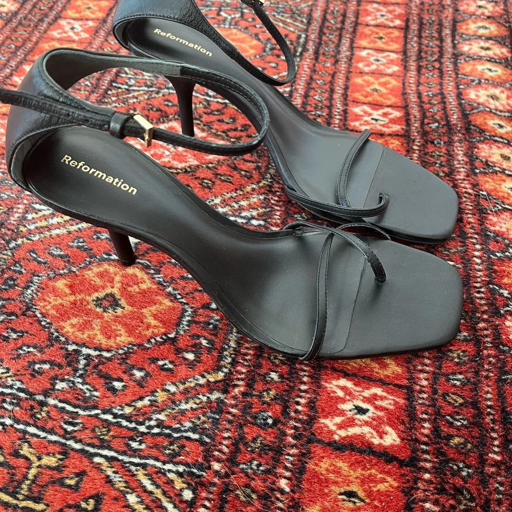 Reformation Black Gigi Strappy Mid-Heel Sandals - Picture 3 of 7